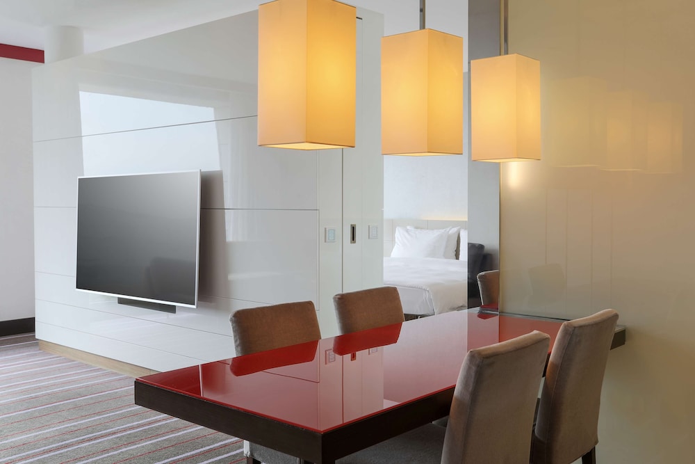Radisson Blu Media Harbour Hotel Dusseldorf 40/68