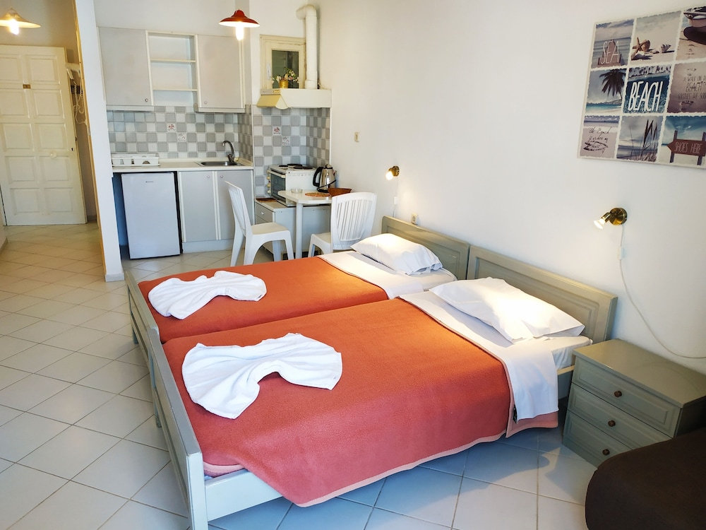 Renia Hotel 40/60