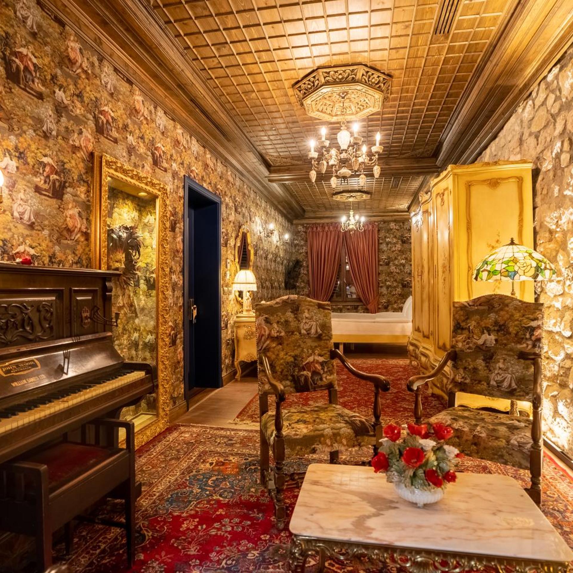 Castle Boutique Hotel 55/63