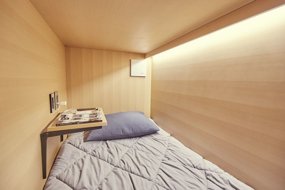THE CAPSULE Myeongdong 6/33