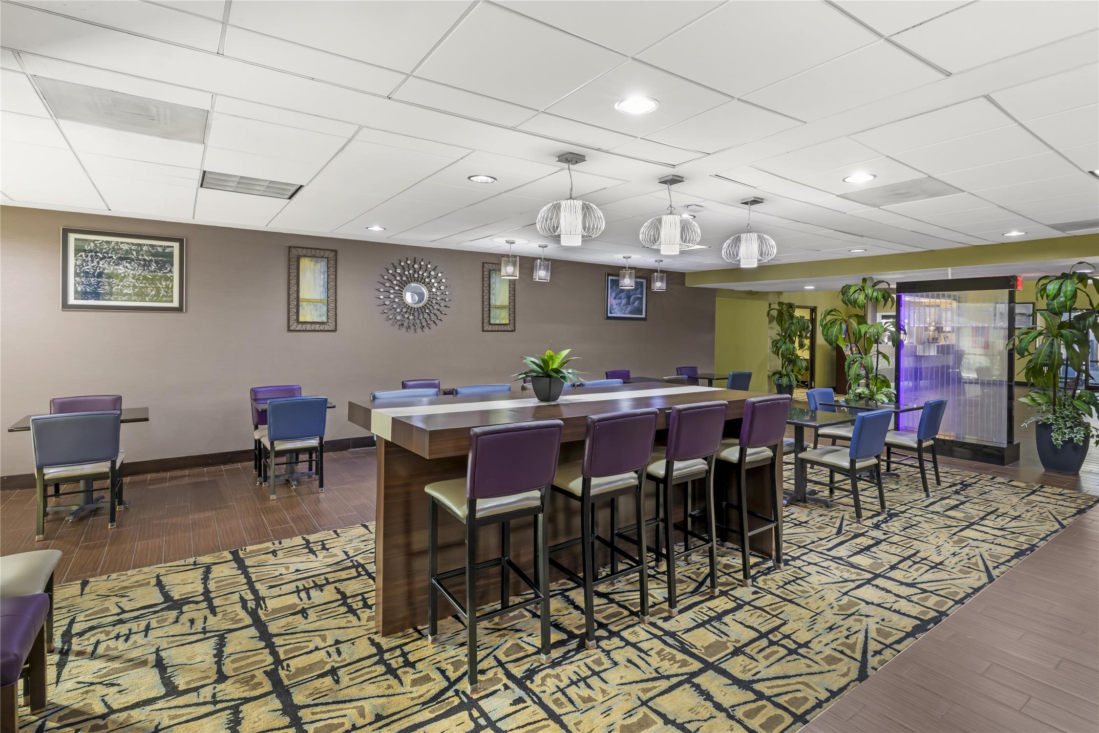 Best Western Plus McDonough Inn & Suites 44/55