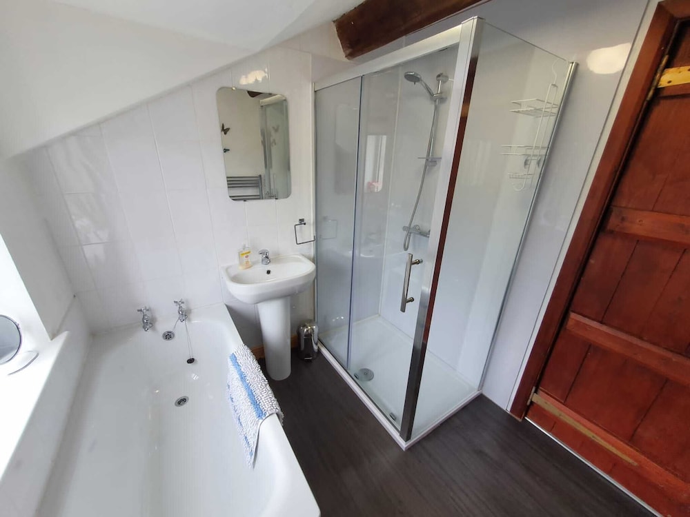 Martin Lane Farm Holiday Cottages 50/50