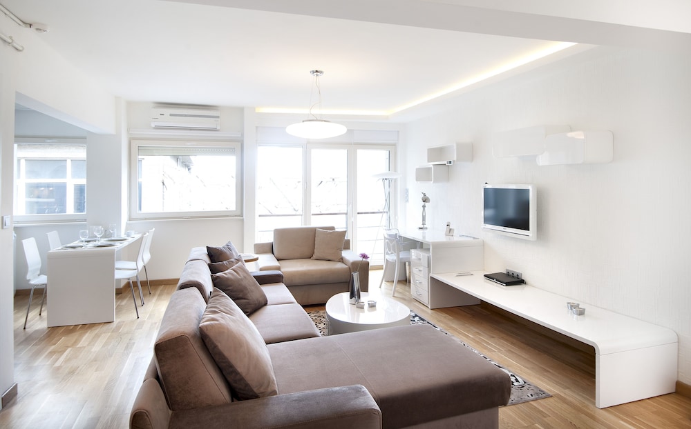 NURU ZIYA SUITES 45/82