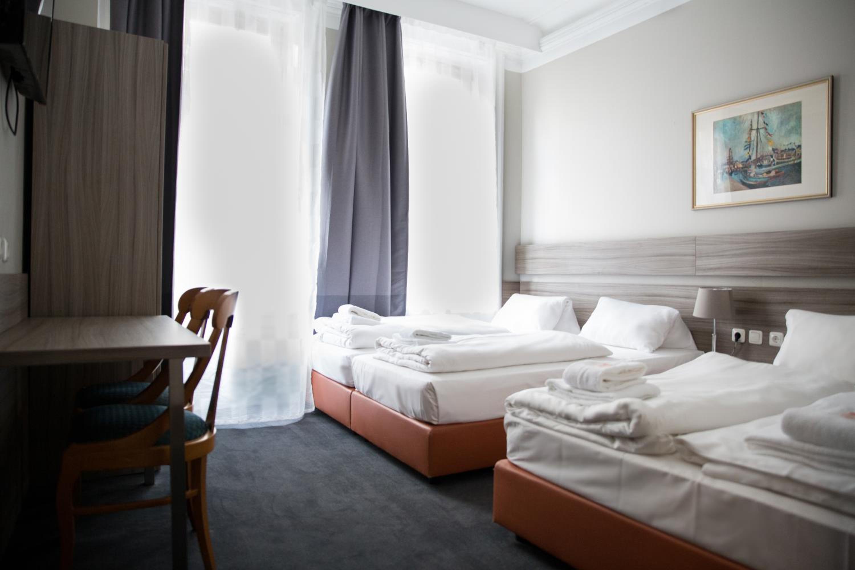 City Hotel - HEEFA OHG 4/21