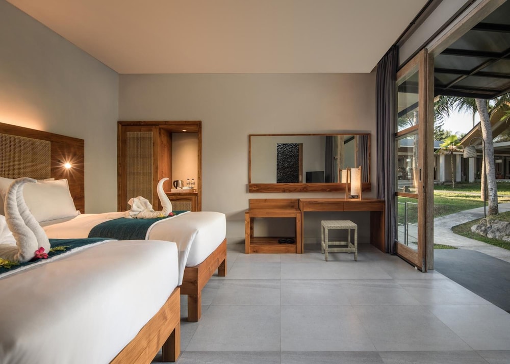 DELUXE, KING BED, POOL VIEW, POOL SIDE
