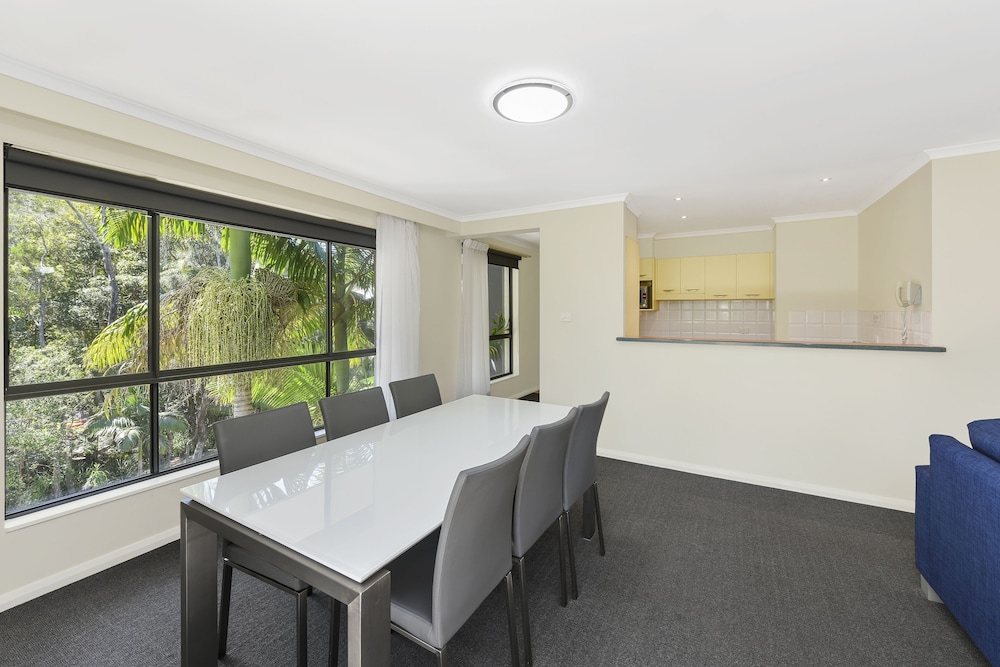 Flynns Beach Resort 28/33