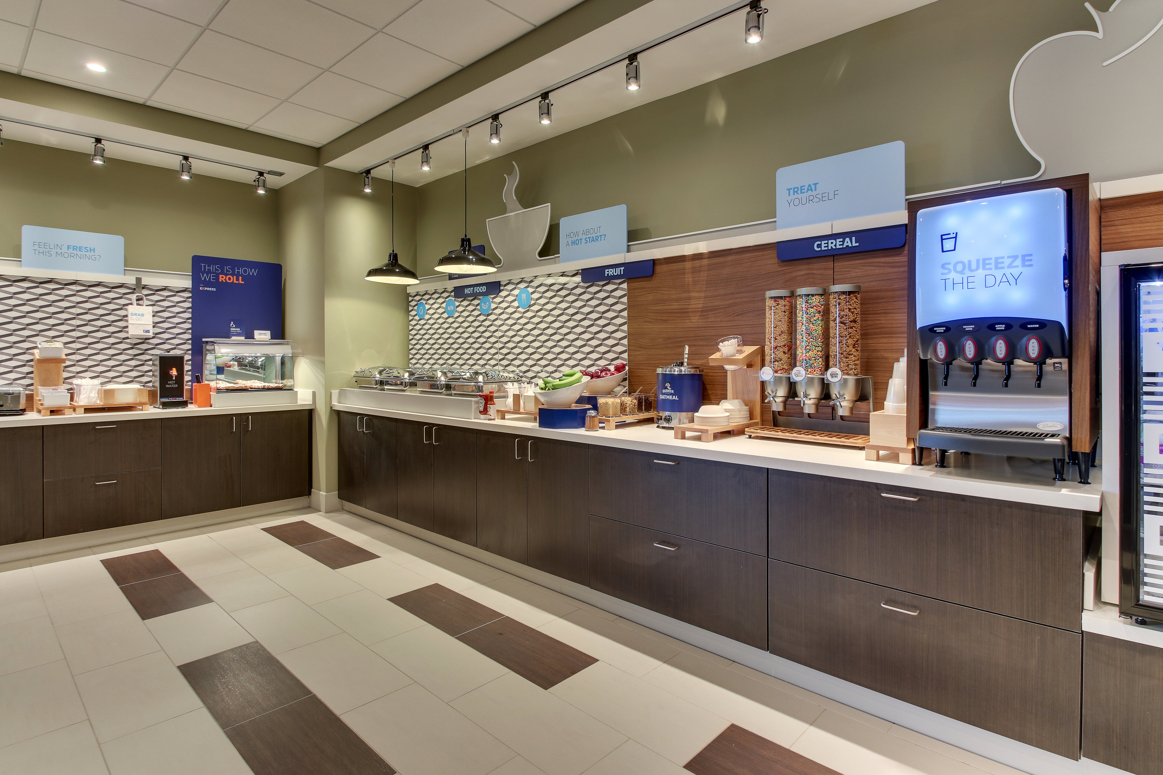 Holiday Inn Express & Suites Nashville Metrocenter Downtown 13/64
