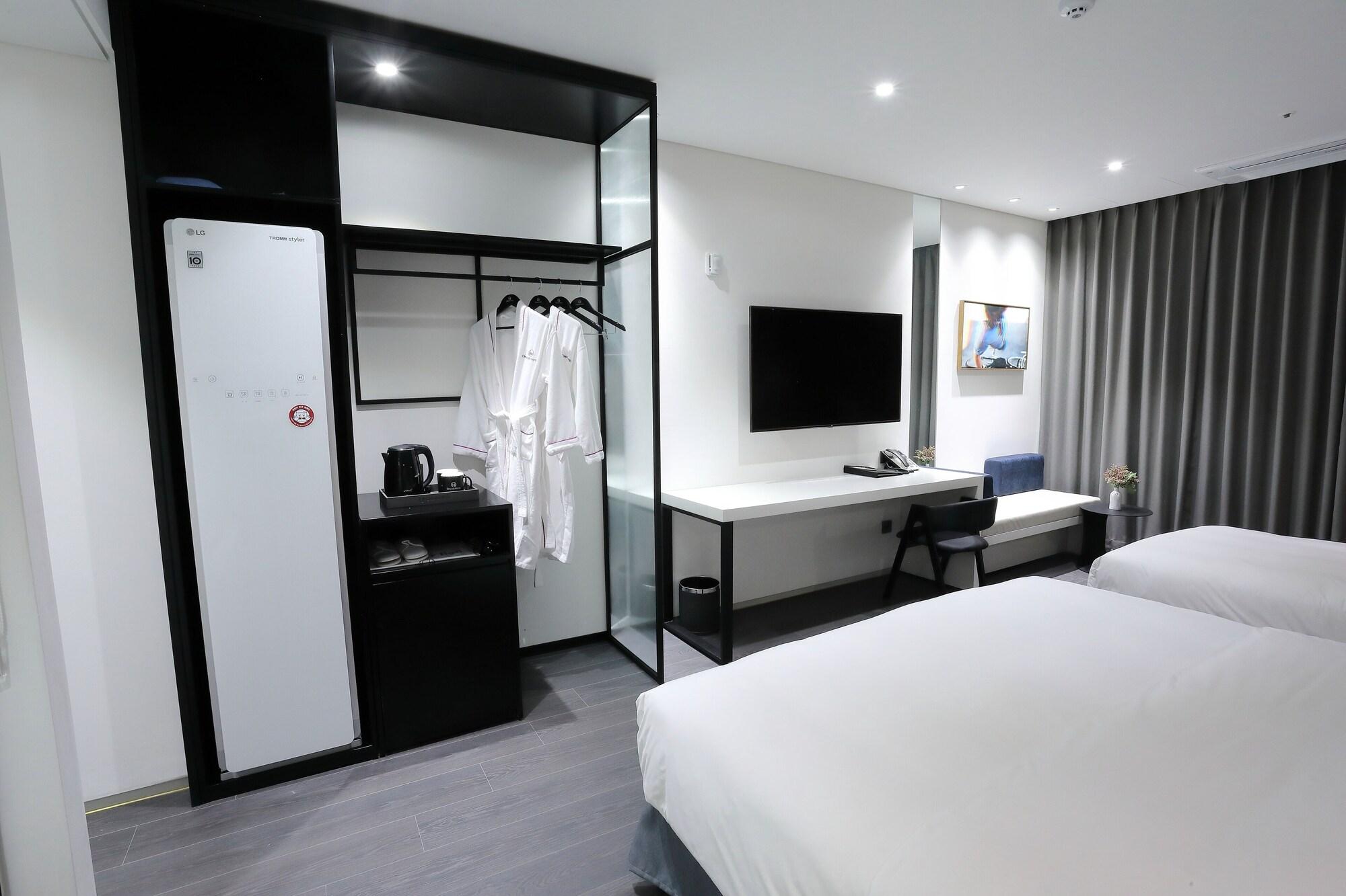 Orchid Hotel 19/50