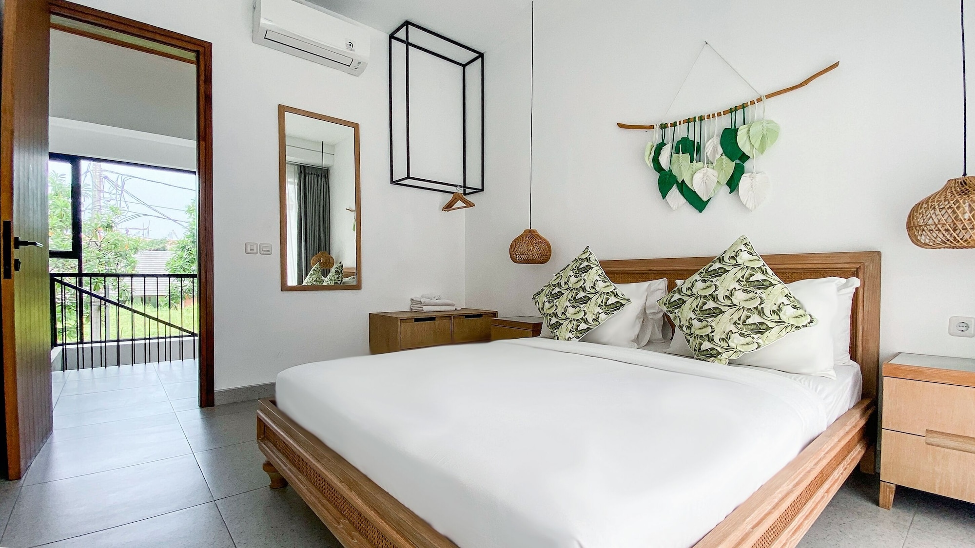 4 BEDROOMS, LUXURY, VILLA, POOL VIEW