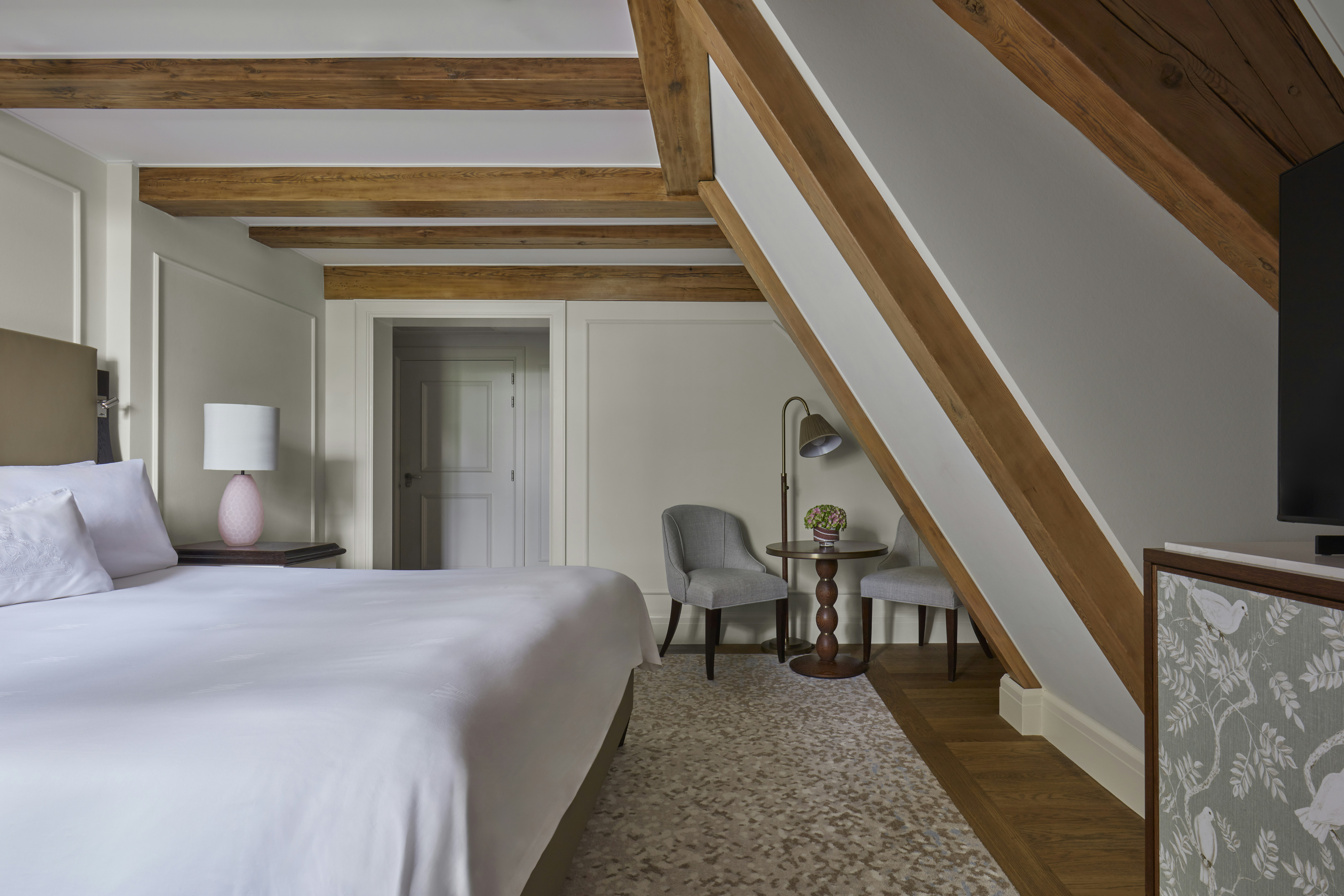 LOFT, KING BED