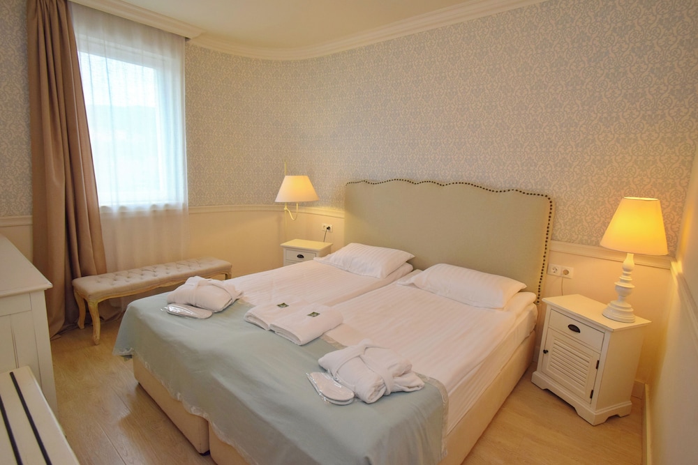 Therma palace 25/66