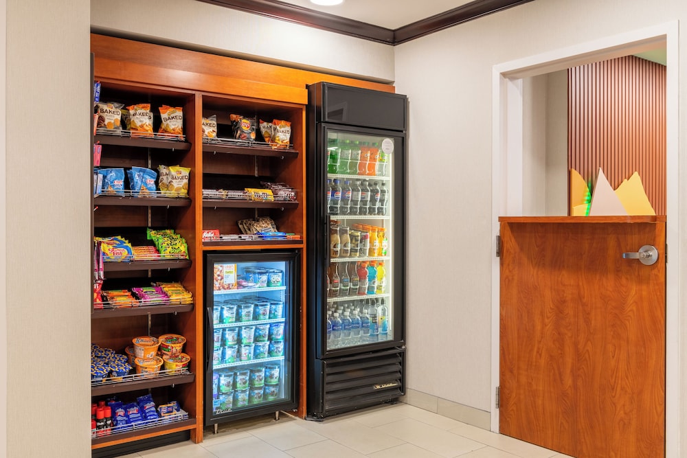 Fairfield Inn Suites Hooksett 21/50