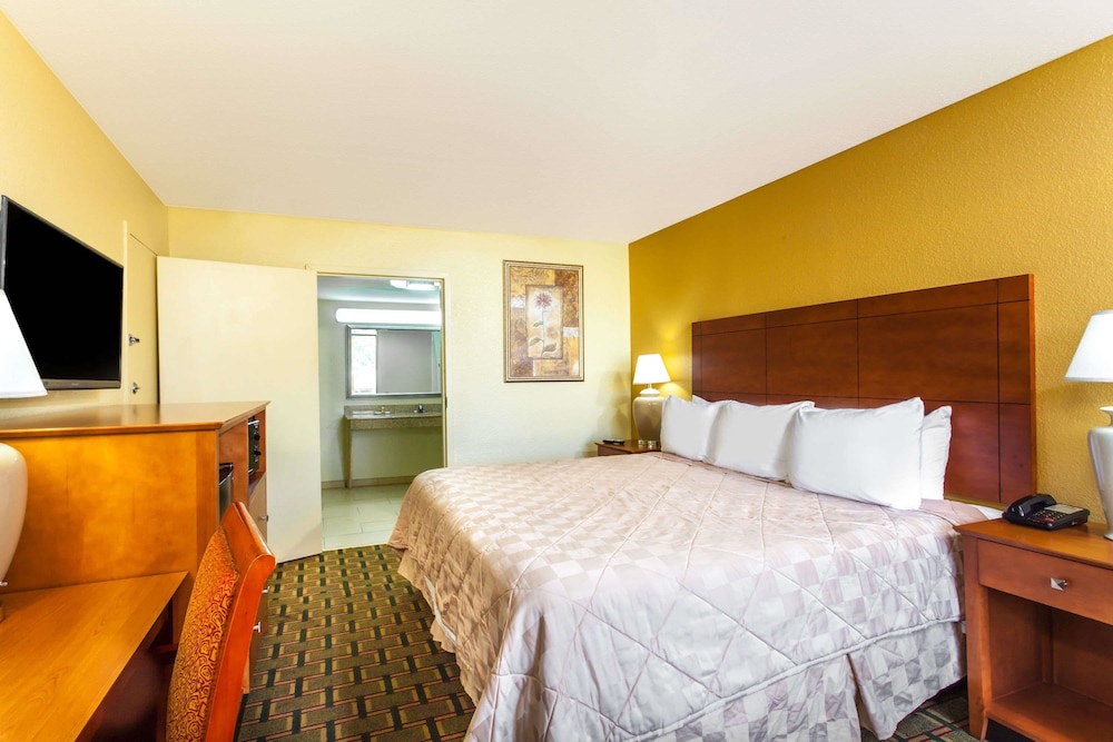 Days Inn by Wyndham Lebanon 5/35