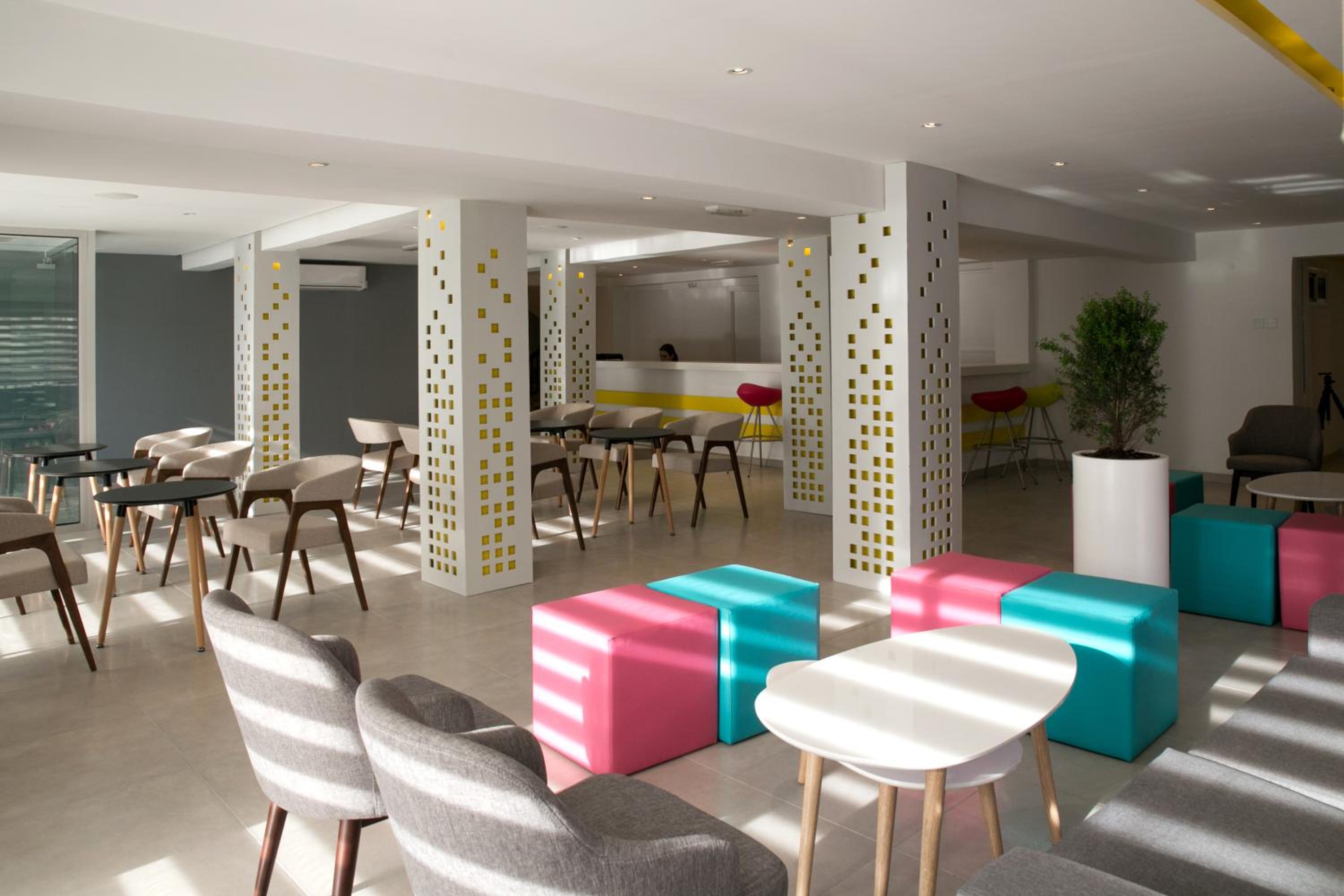 Flora Maria Hotel 45/64