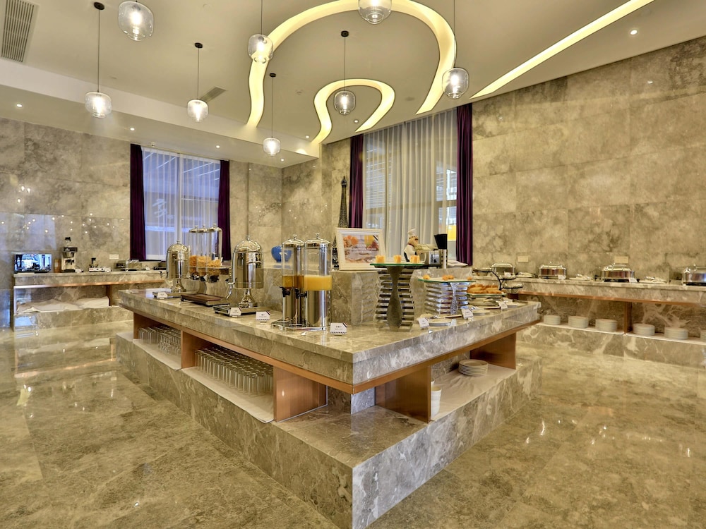 Mercure Hangzhou Linping 8/67