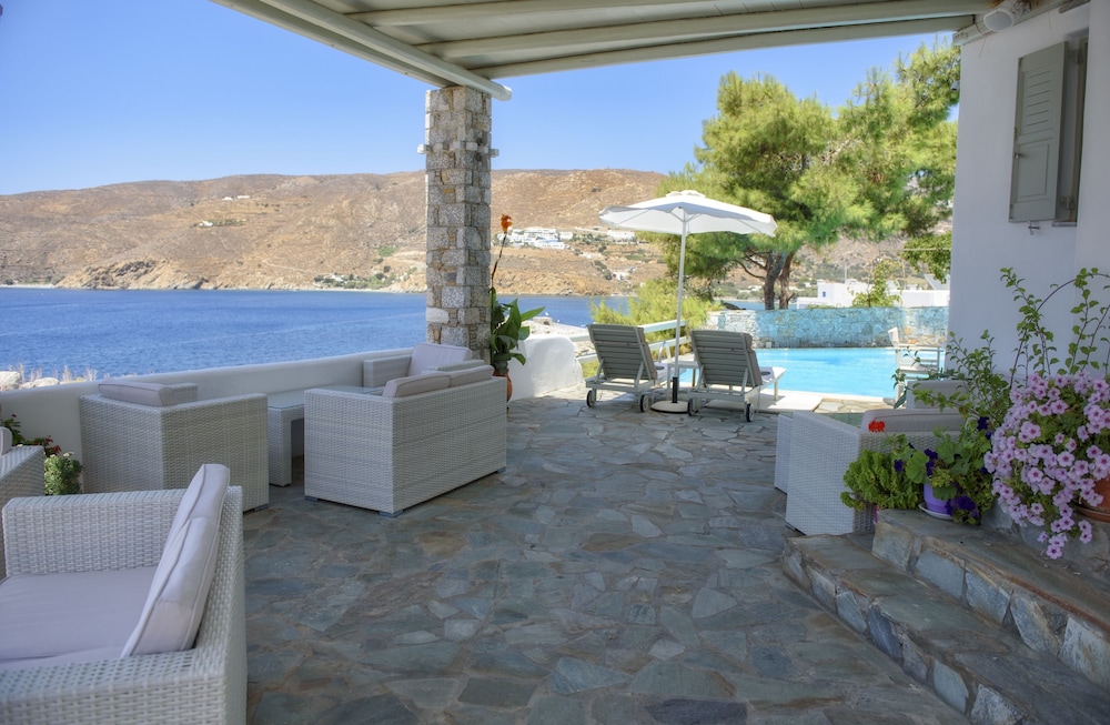 Yperia Hotel 9/59