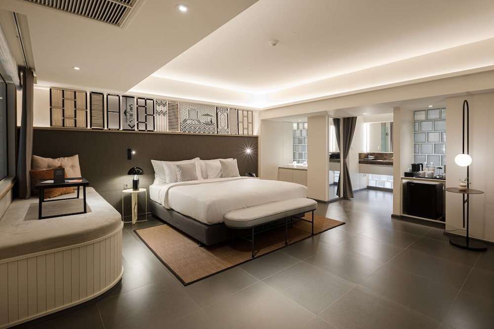 YANH Ratchawat hotel 10/50