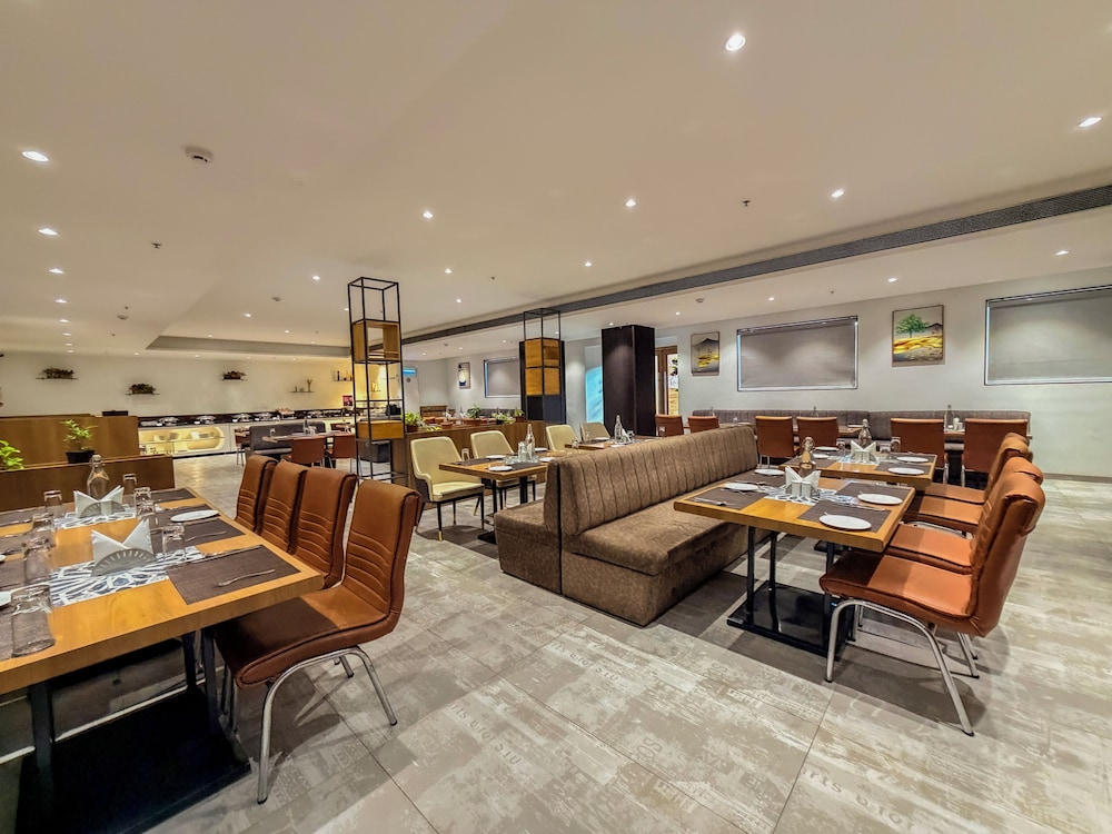 Zip by Spree Hotels Chakan 29/50
