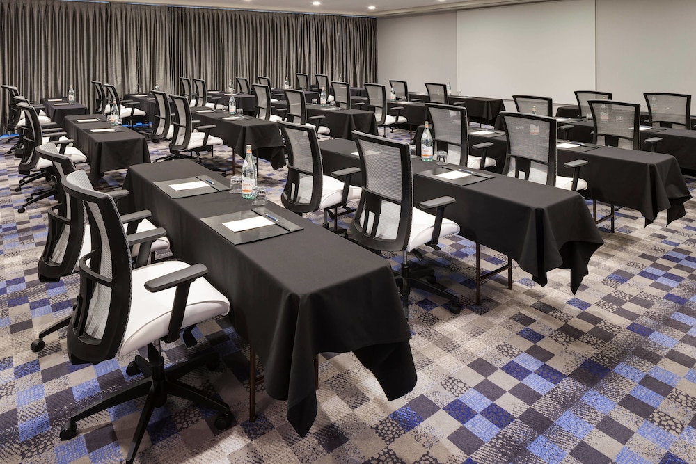 SHERATON BLOOMINGTON HOTEL 44/47