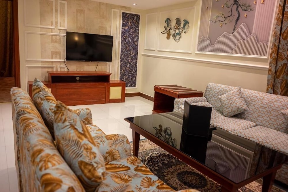 فندق ميرال كراون(Meral Crown Hotel) 43/62