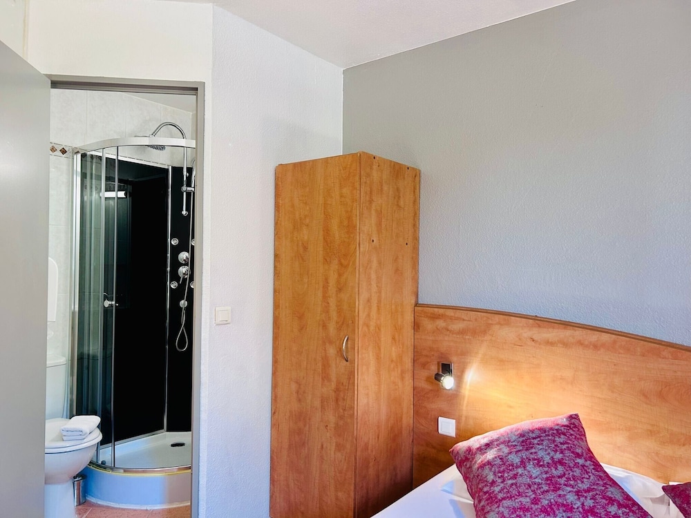 Hotel the Originals Nimes Costieres 60/60