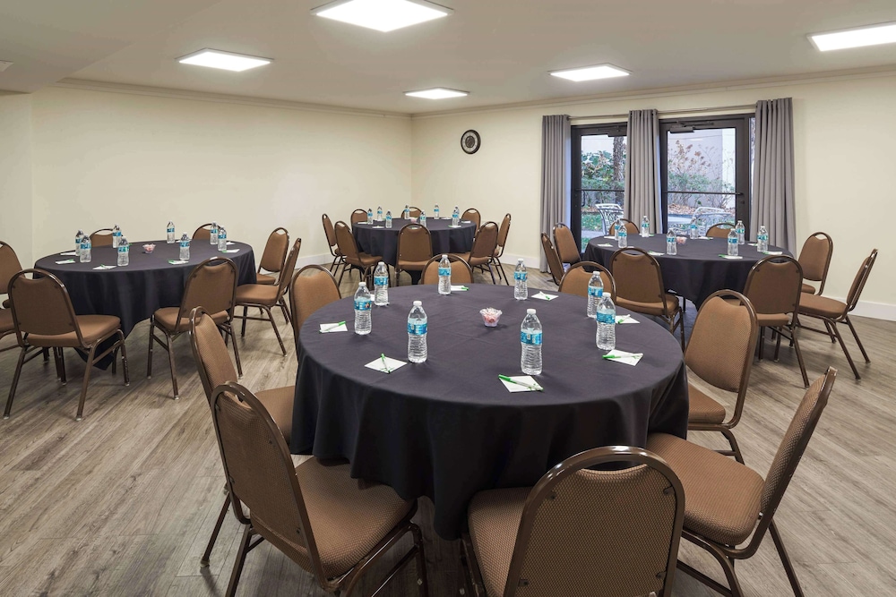 Wyndham Executive Center Columbia 49/60