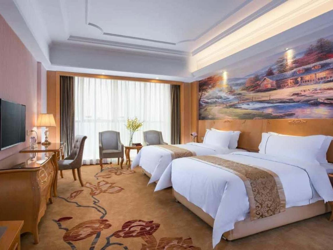 Vienna International Hotel (Foshan Lecong Center) 24/52