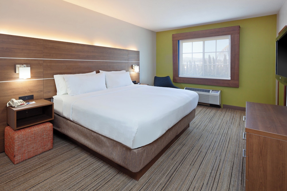 Holiday Inn Express & Suites San Diego-Escondido 16/68