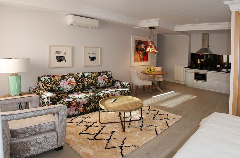 Principia Suites 33/43