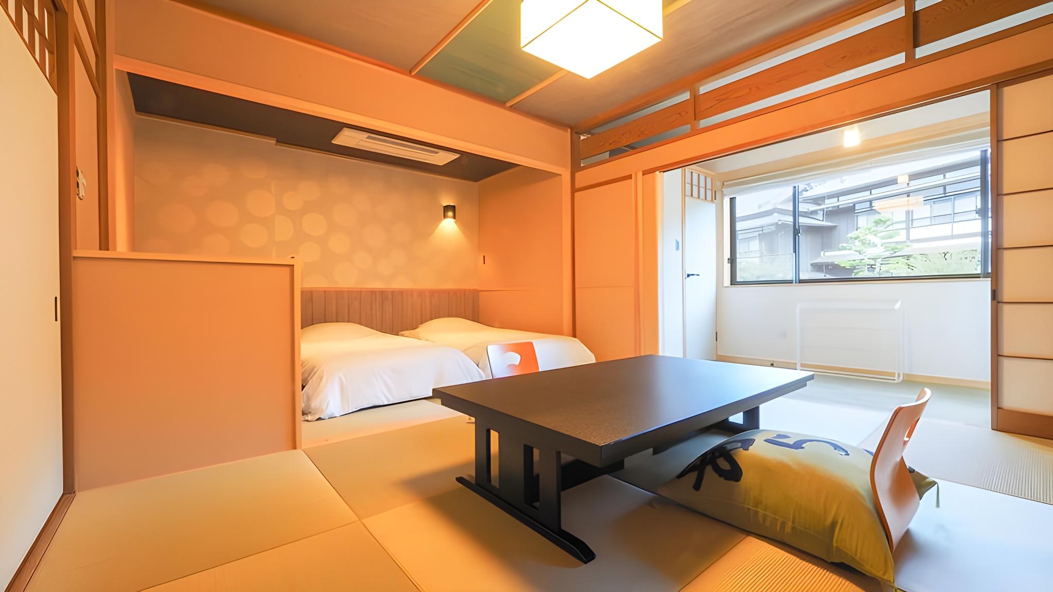 Standard, Twin Beds, 2 Futon Beds
