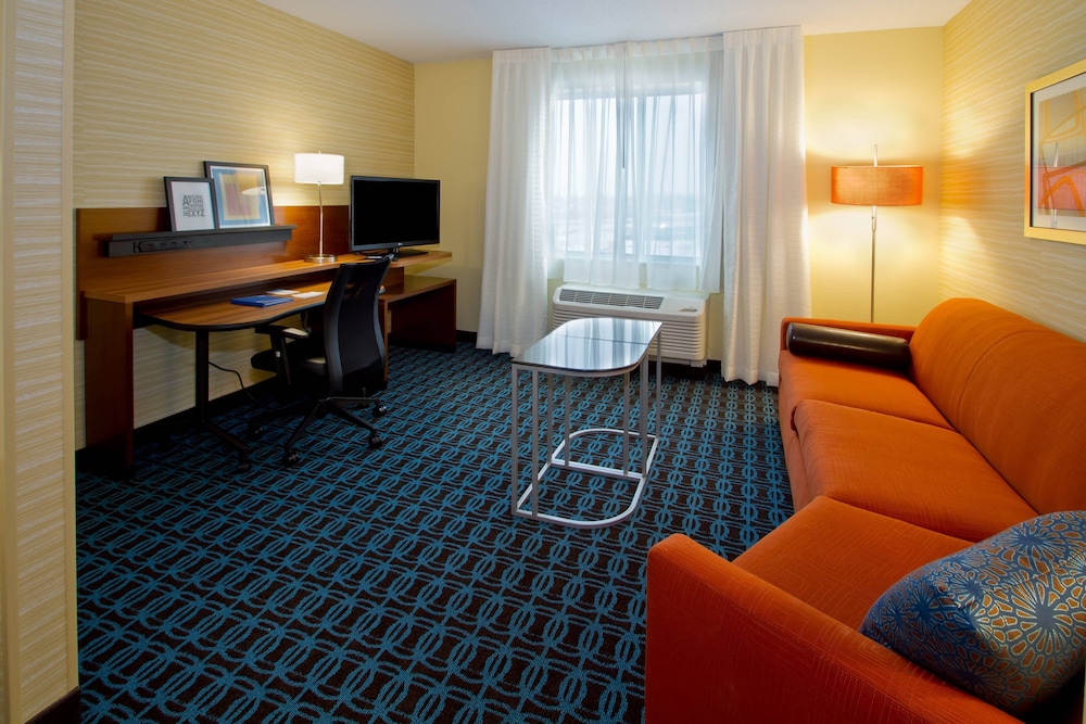 Fairfield Inn Suites St Louis West Wentzville 16/17