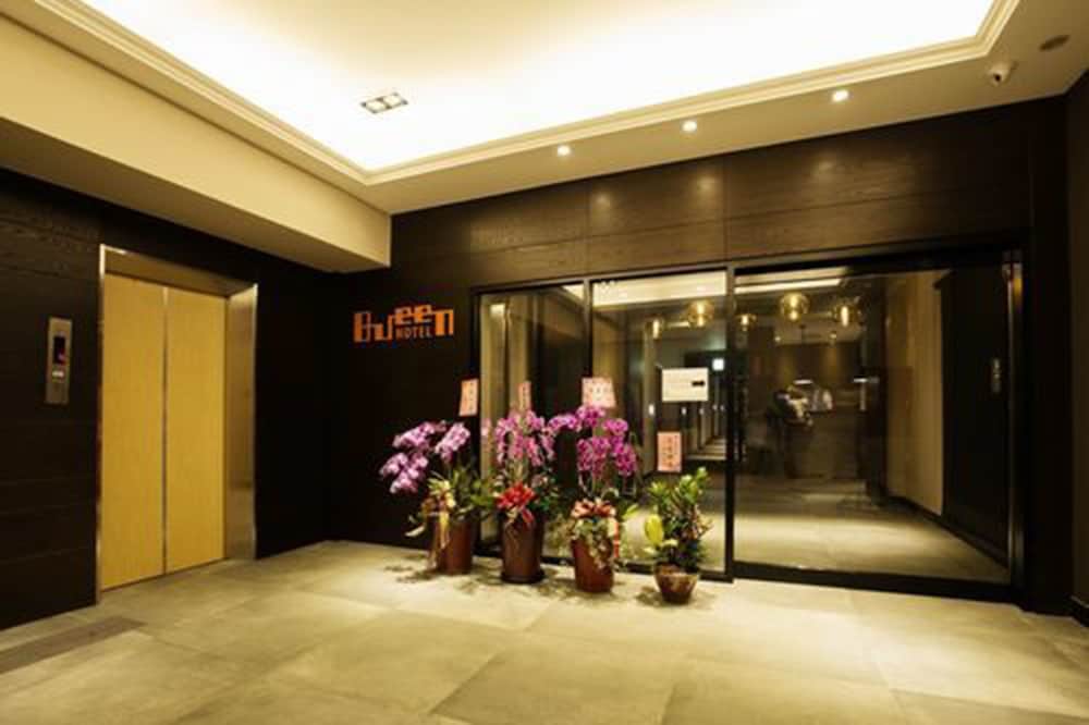 Hotel New Queen 2 5/36