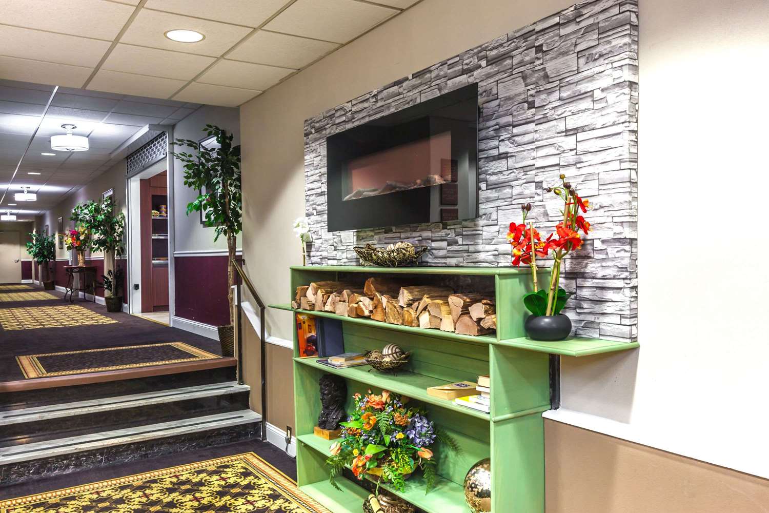 Lobby at Ramada by Wyndham Jersey City, JERSEY CITY - NJ