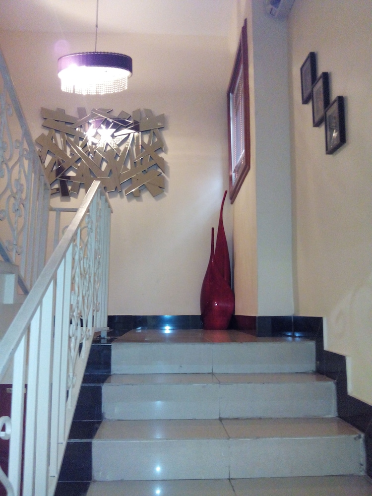 Marshal Suites Luxury Apartments photo2