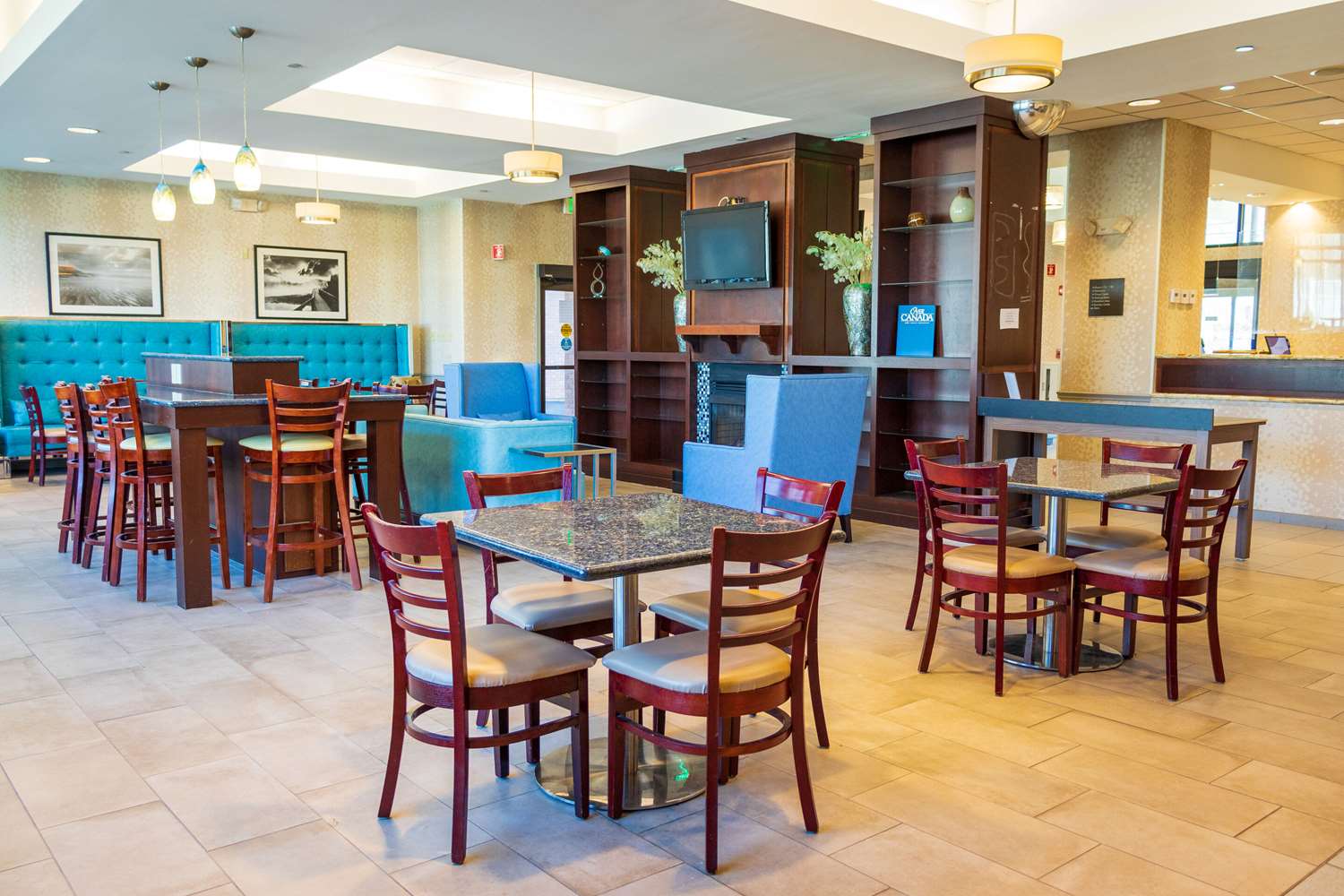 Comfort Inn & Suites Plainville-Foxboro 25/39