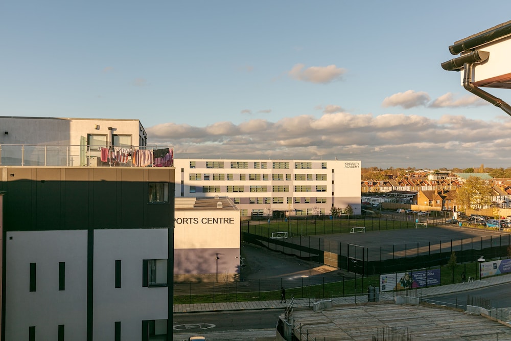 Hounslow Central Apartments 2/40