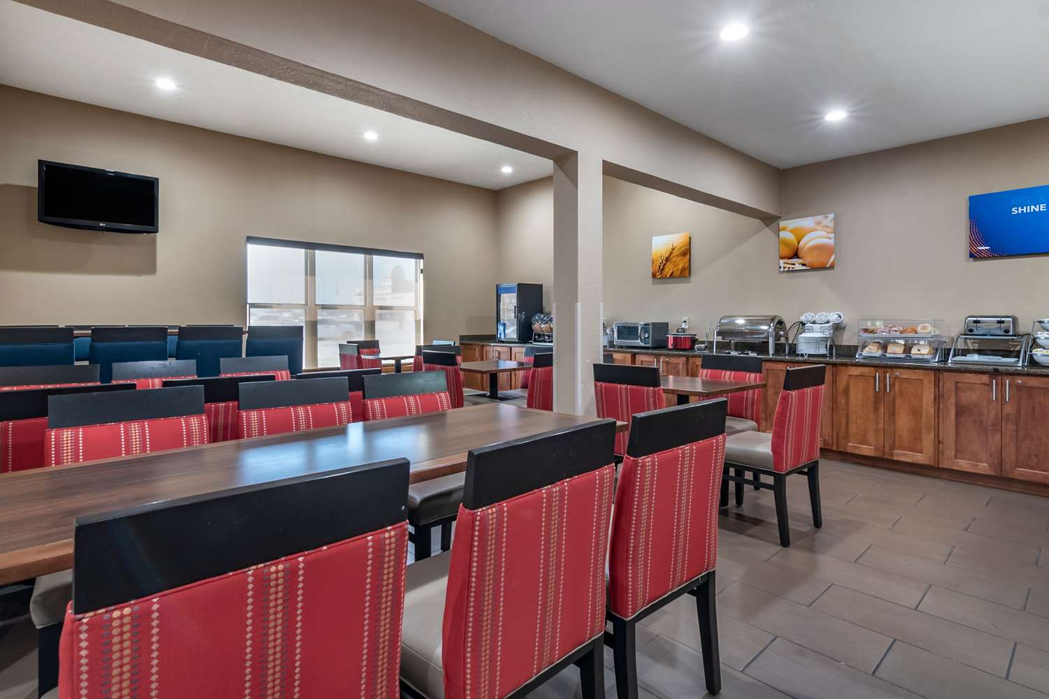 Comfort Inn and Suites Junction City Near Fort Riley 12/12