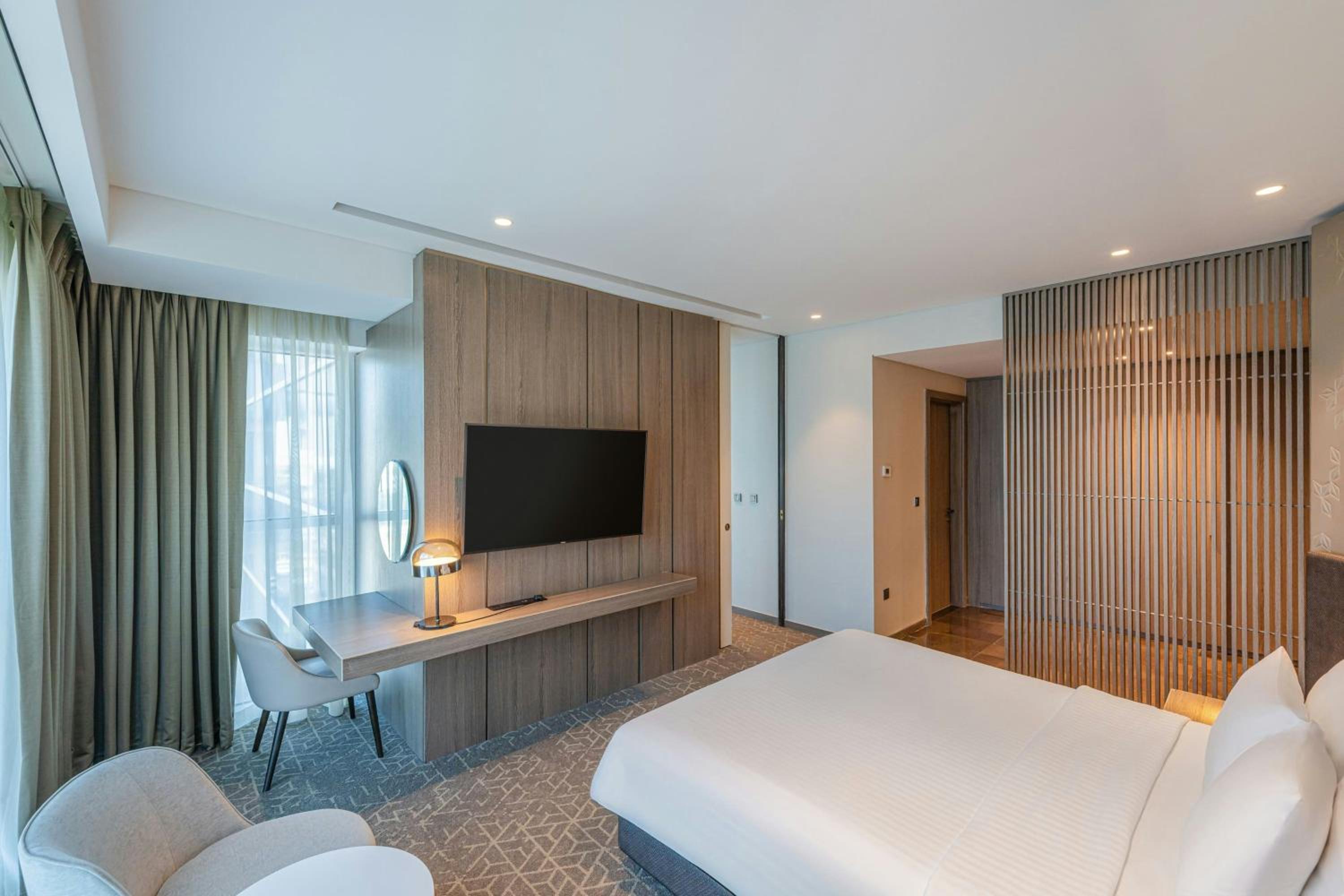 جناح جونيور بسرير كينج، Courtyard By Marriott Al Barsha Dubai 3/8
