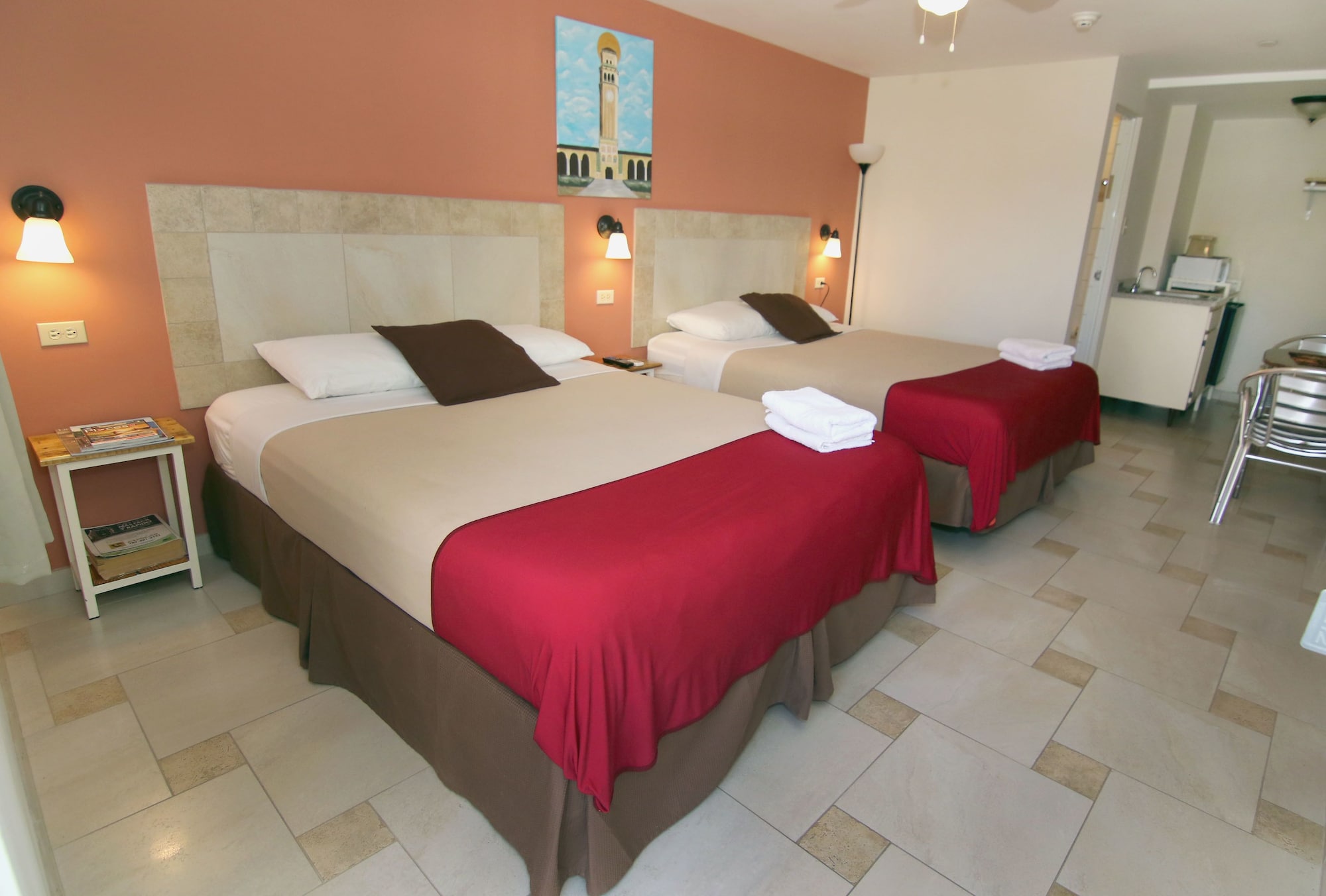 ROOM, 2 DOUBLE BEDS