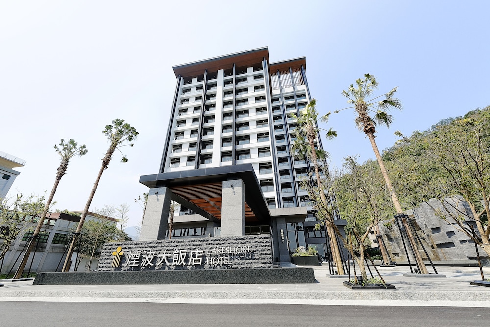 Lakeshore Hotel Suao 8/62