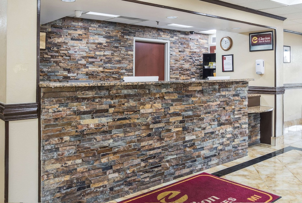 Clarion Inn and Suites Grand Rapids Airport photo5