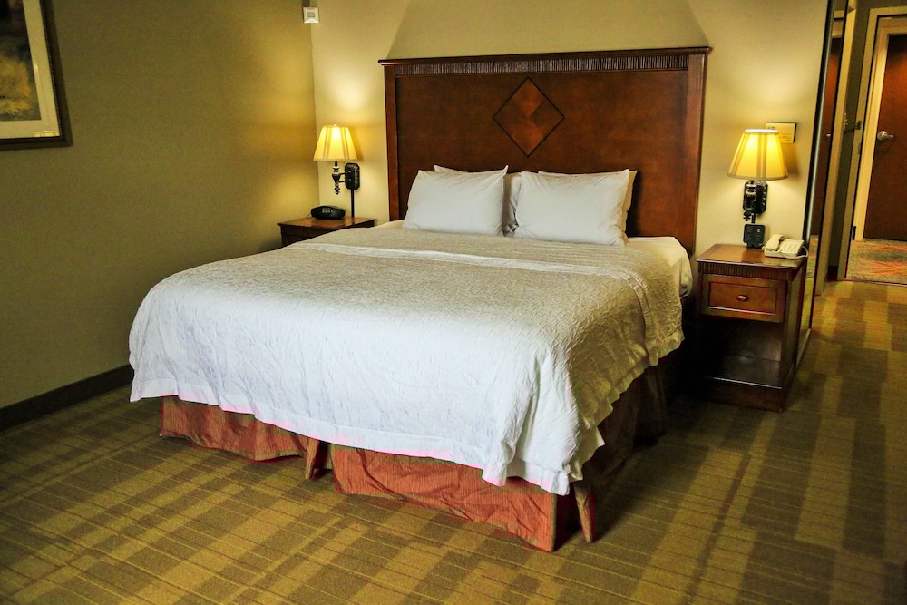 Hampton Inn & Suites McComb 13/49