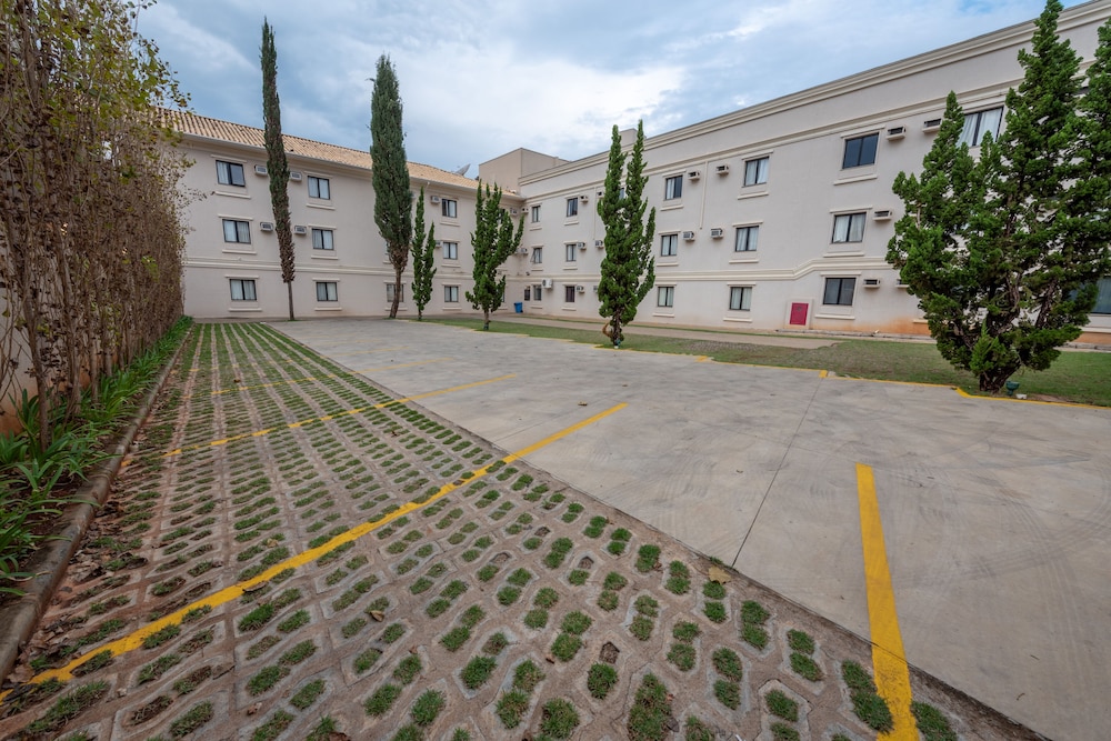 CLASS HOTEL GUAXUPE 42/50