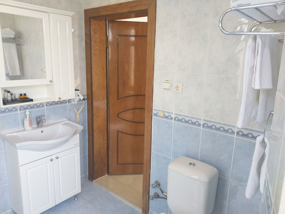 Turabdin Hotel 52/56