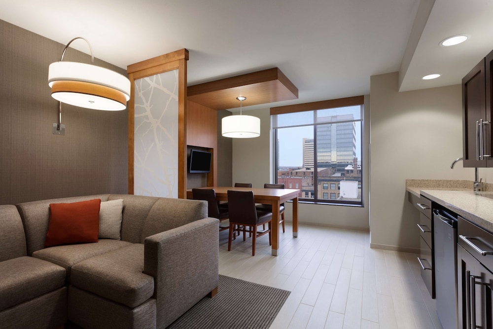 Hyatt Place Omaha/Downtown-Old Market 24/53