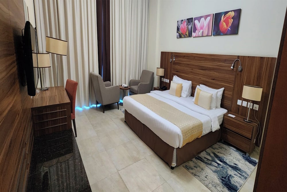Tulip Al Barsha Hotel Apartment 41/85