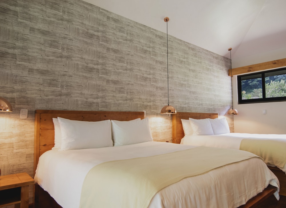 2 BEDROOMS, SUITE
