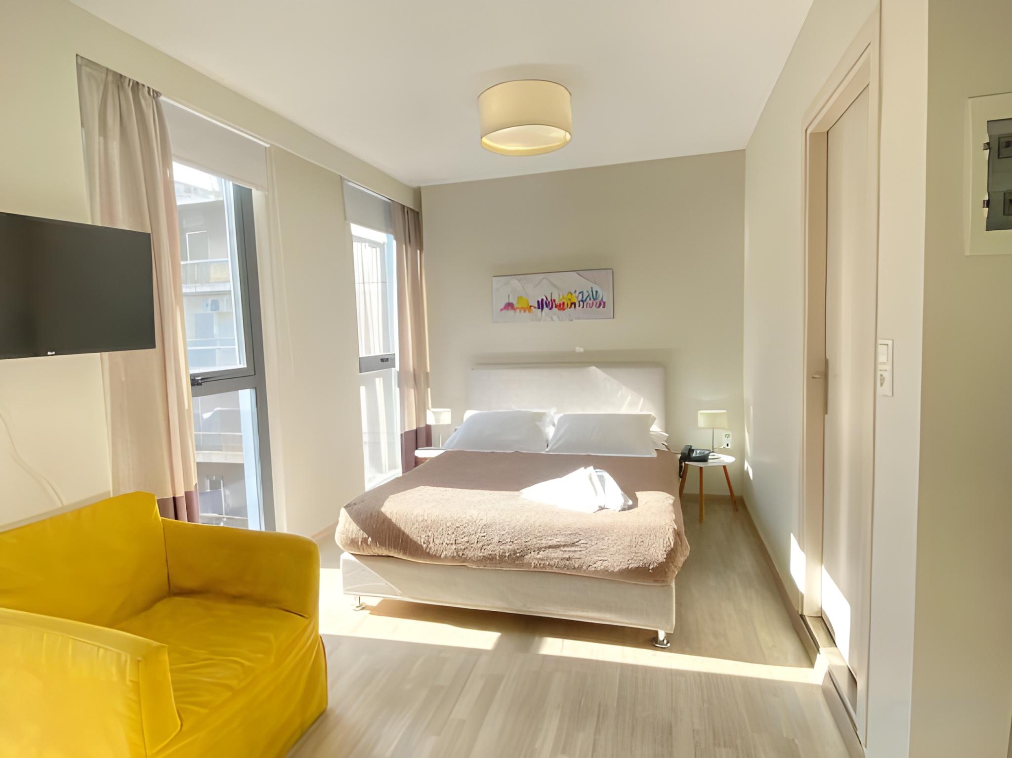 Suite, King Bed