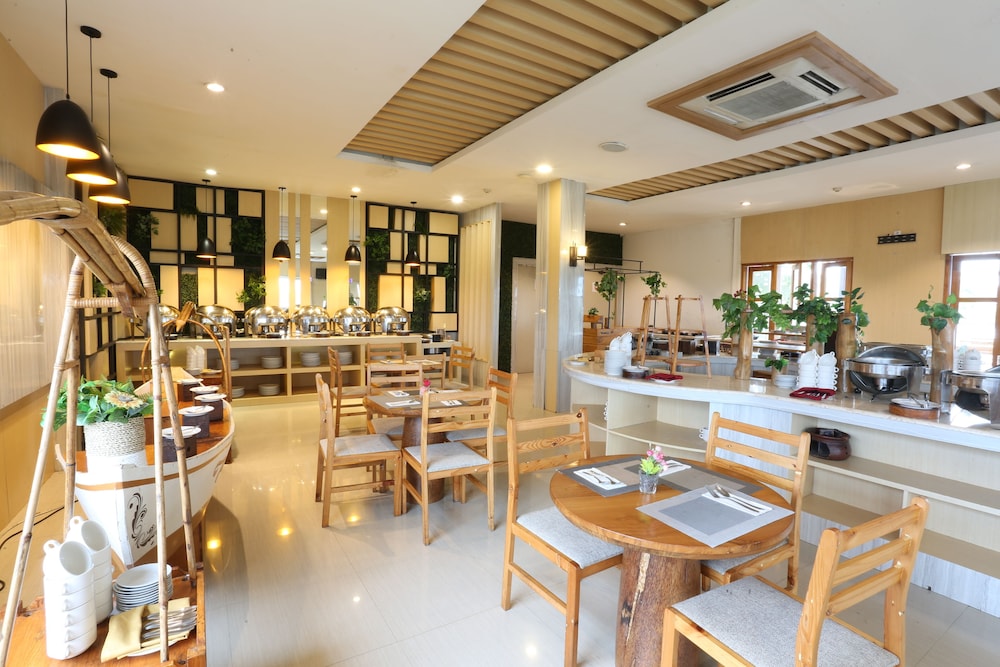 Luminor Hotel Banyuwangi Yos Sudarso 53/70