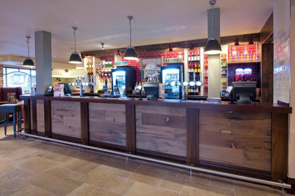 Premier Inn Sheffield/Barnsley (M1 Jct36) 7/51
